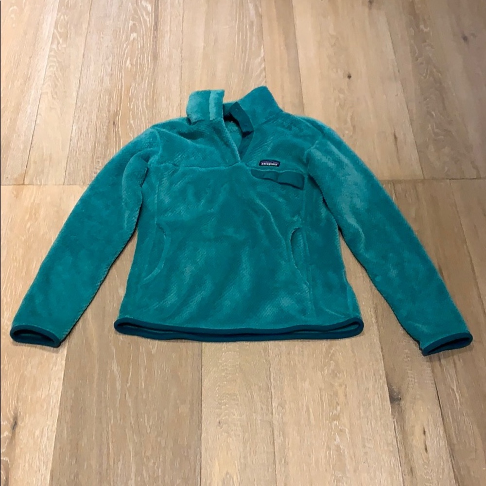 Teal Patagonia fleece pullover jacket